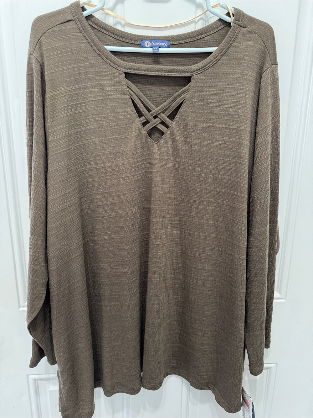 Democracy Women’s Plus Size Top- NWT